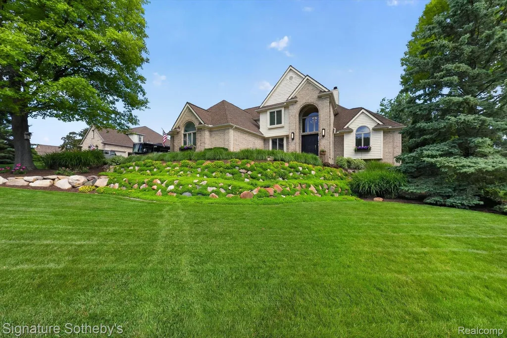 9880 Boulder Court Springfield Charter Township MI 48350