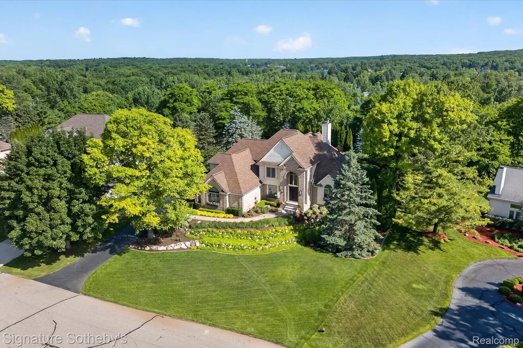 9880 Boulder Court Springfield Charter Township MI 48350