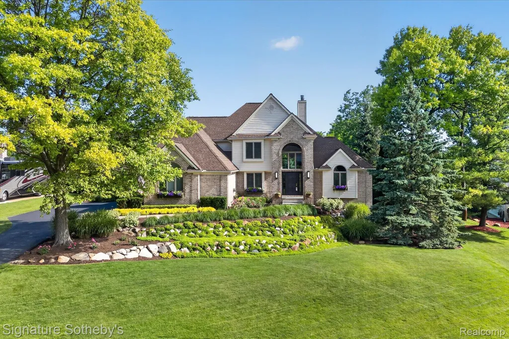 9880 Boulder Court Springfield Charter Township MI 48350