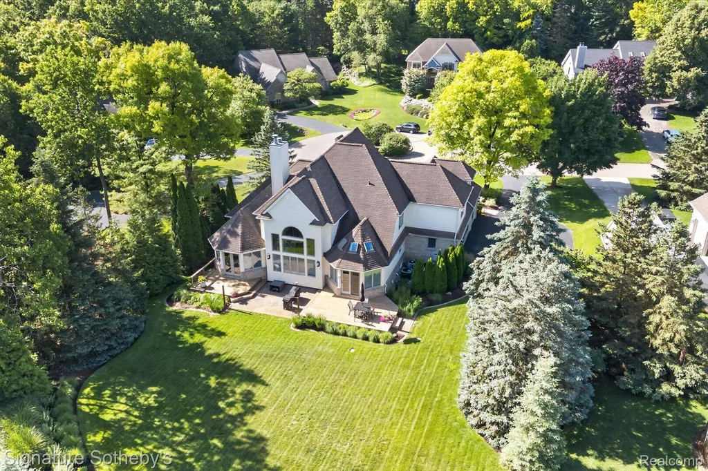 9880 Boulder Court Springfield Charter Township MI 48350