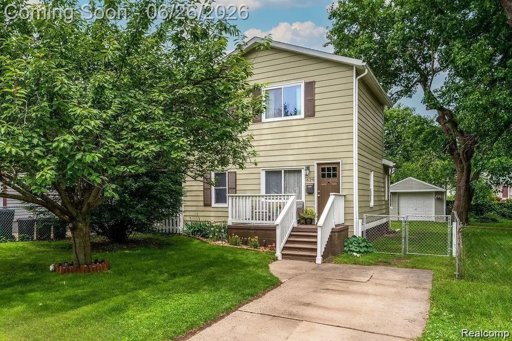629 Bowers Street Clawson City MI 48017
