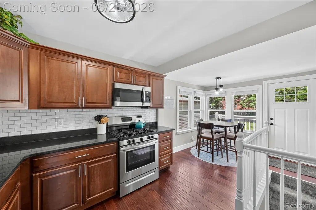 629 Bowers Street Clawson City MI 48017