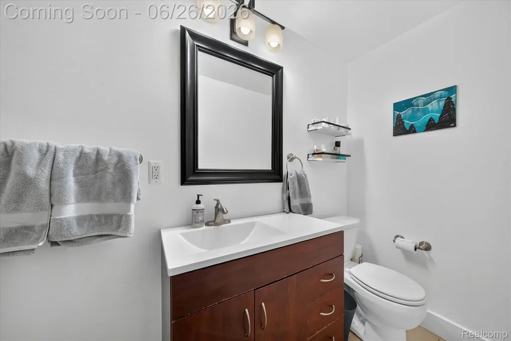 629 Bowers Street Clawson City MI 48017