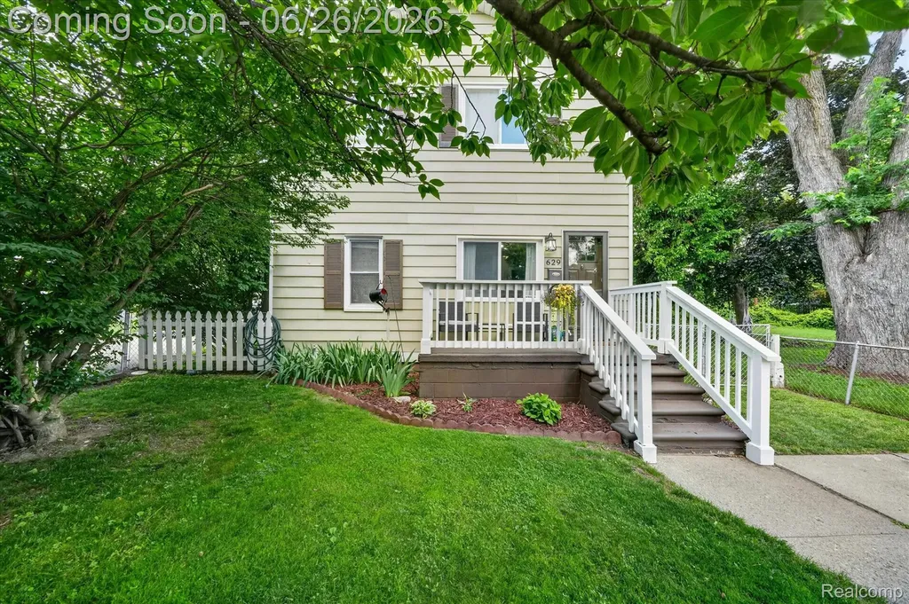 629 Bowers Street Clawson City MI 48017