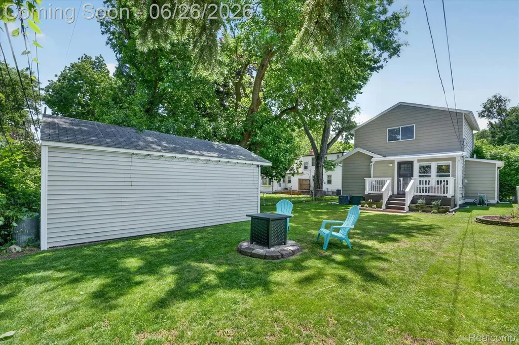 629 Bowers Street Clawson City MI 48017