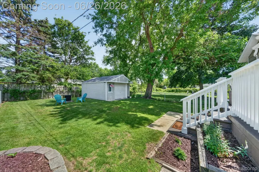 629 Bowers Street Clawson City MI 48017
