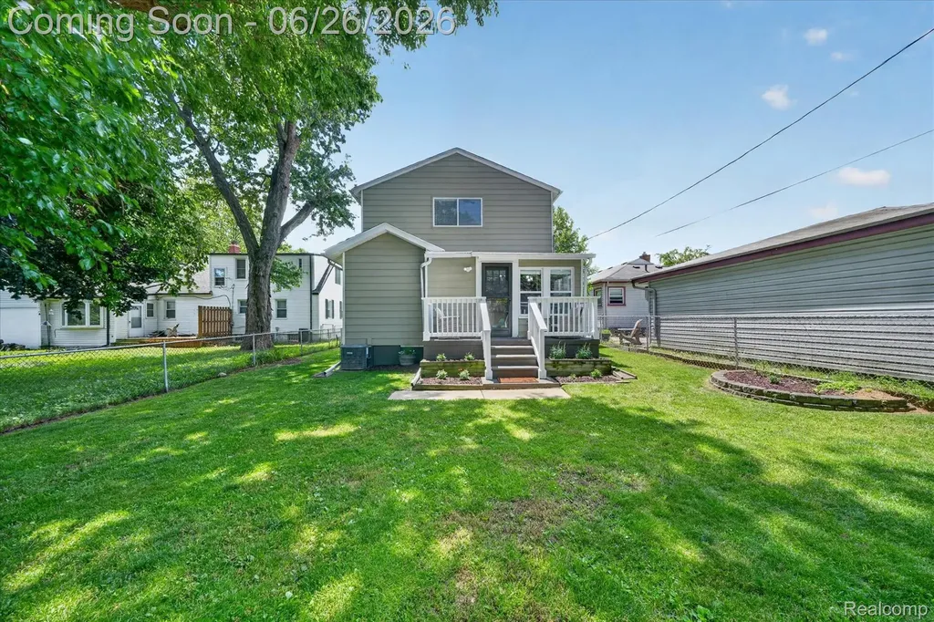 629 Bowers Street Clawson City MI 48017