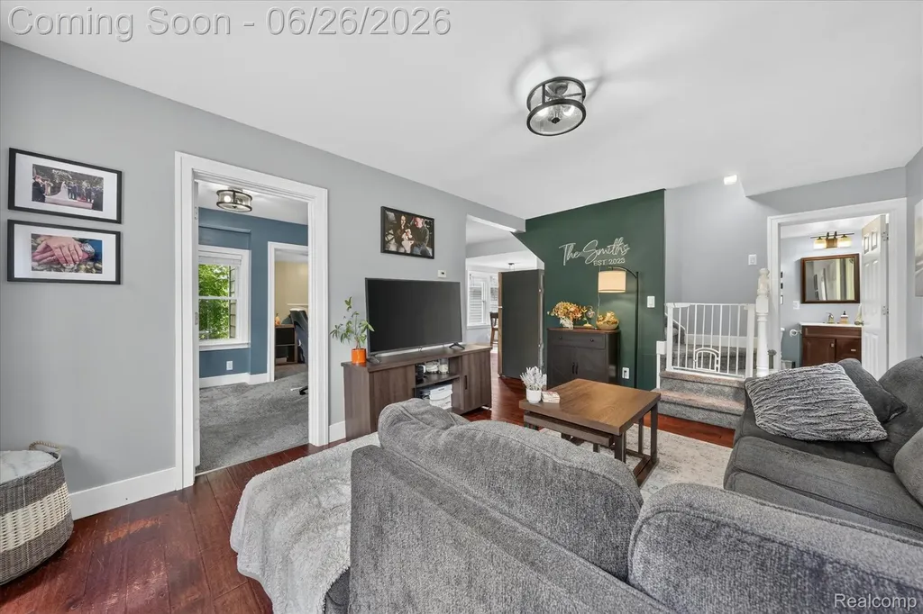 629 Bowers Street Clawson City MI 48017
