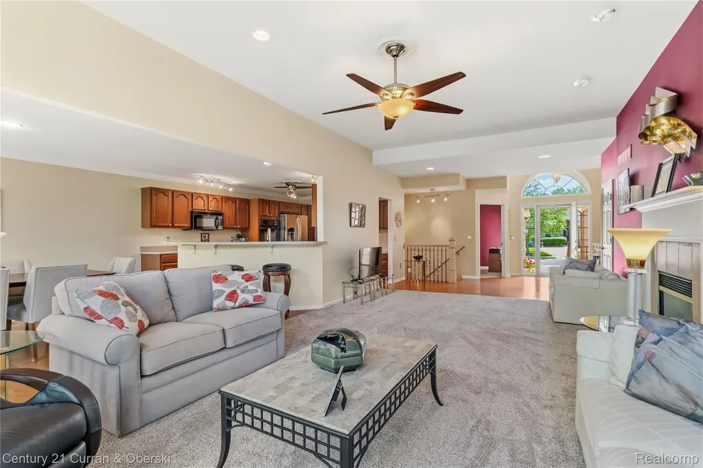 49468 N Glacier Northville Township MI 48168