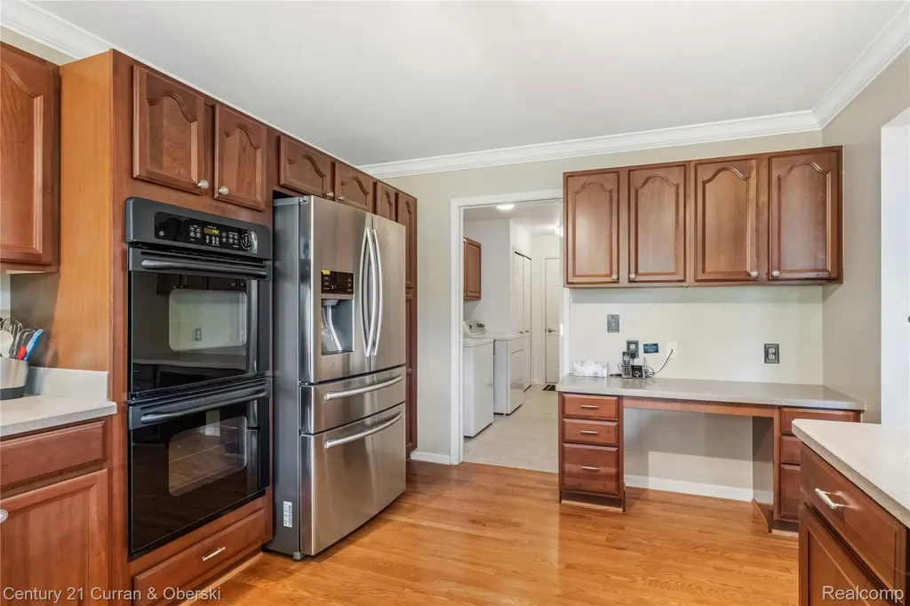49468 N Glacier Northville Township MI 48168