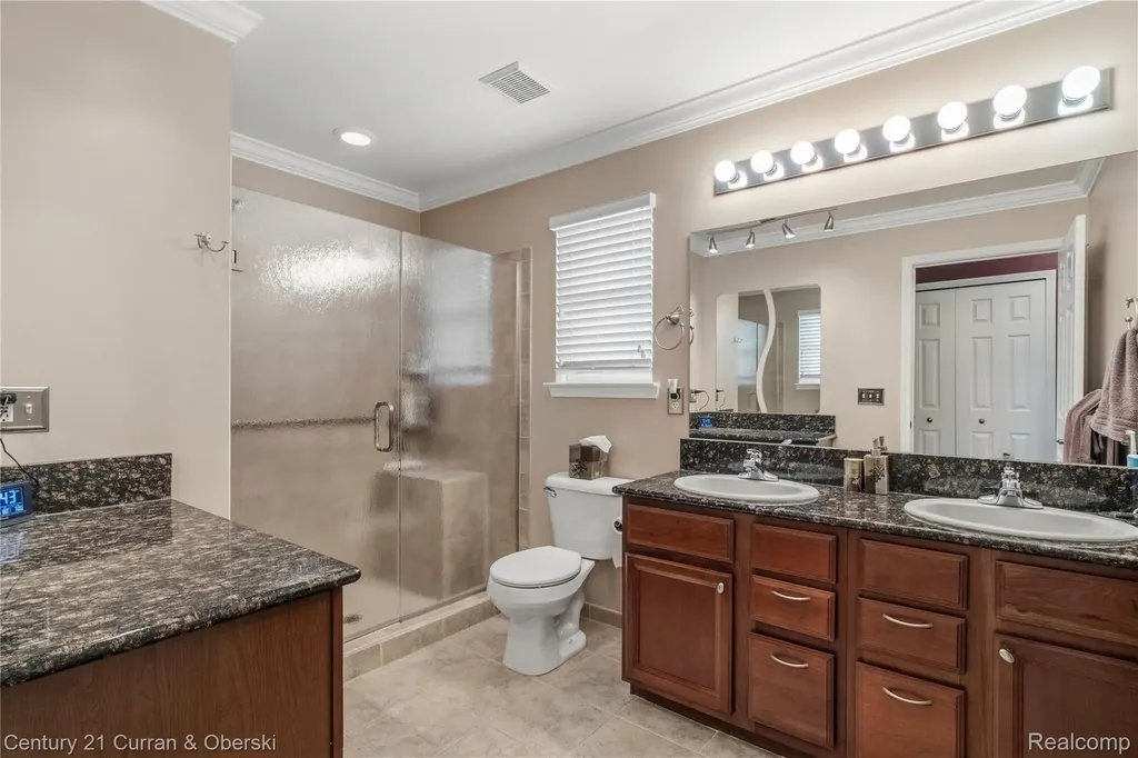 49468 N Glacier Northville Township MI 48168