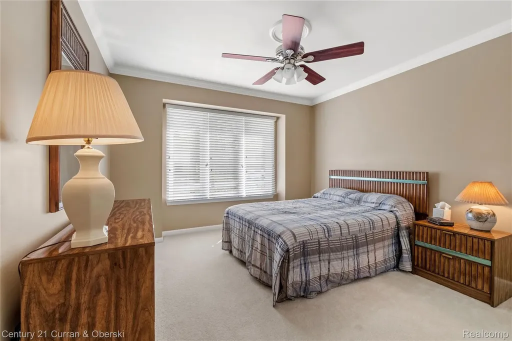 49468 N Glacier Northville Township MI 48168