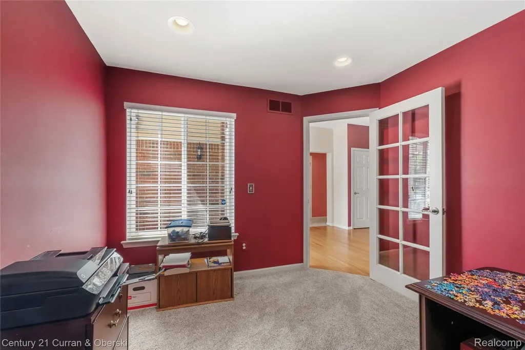 49468 N Glacier Northville Township MI 48168