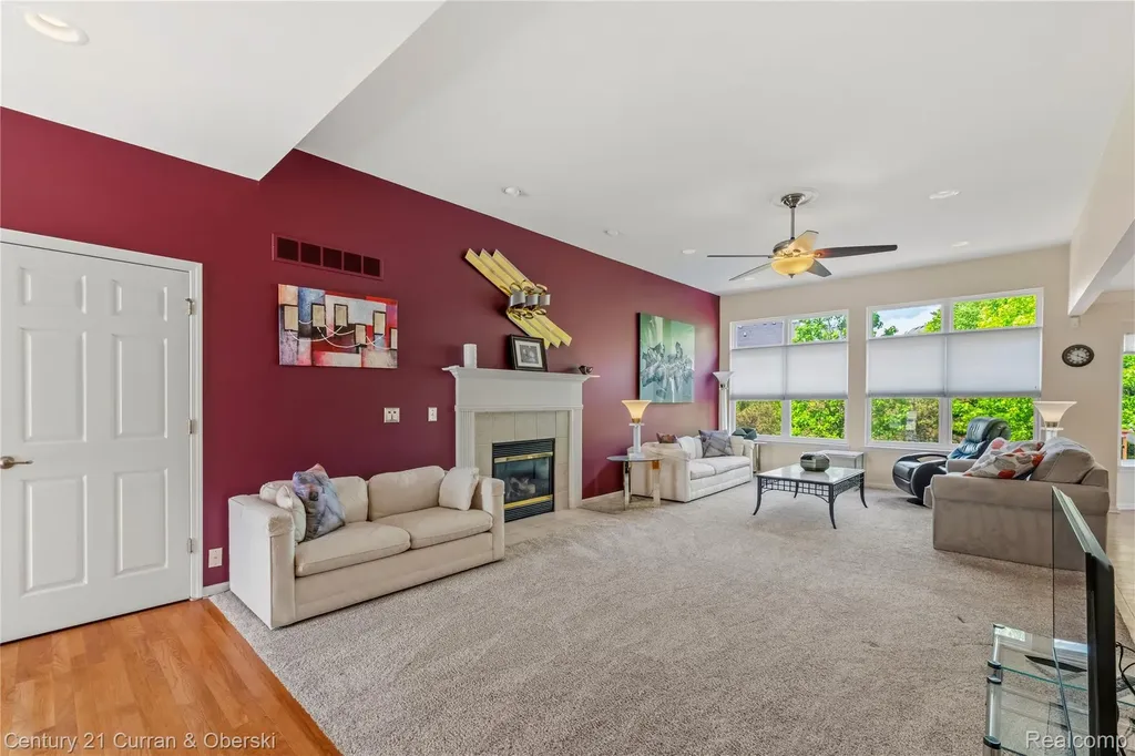 49468 N Glacier Northville Township MI 48168