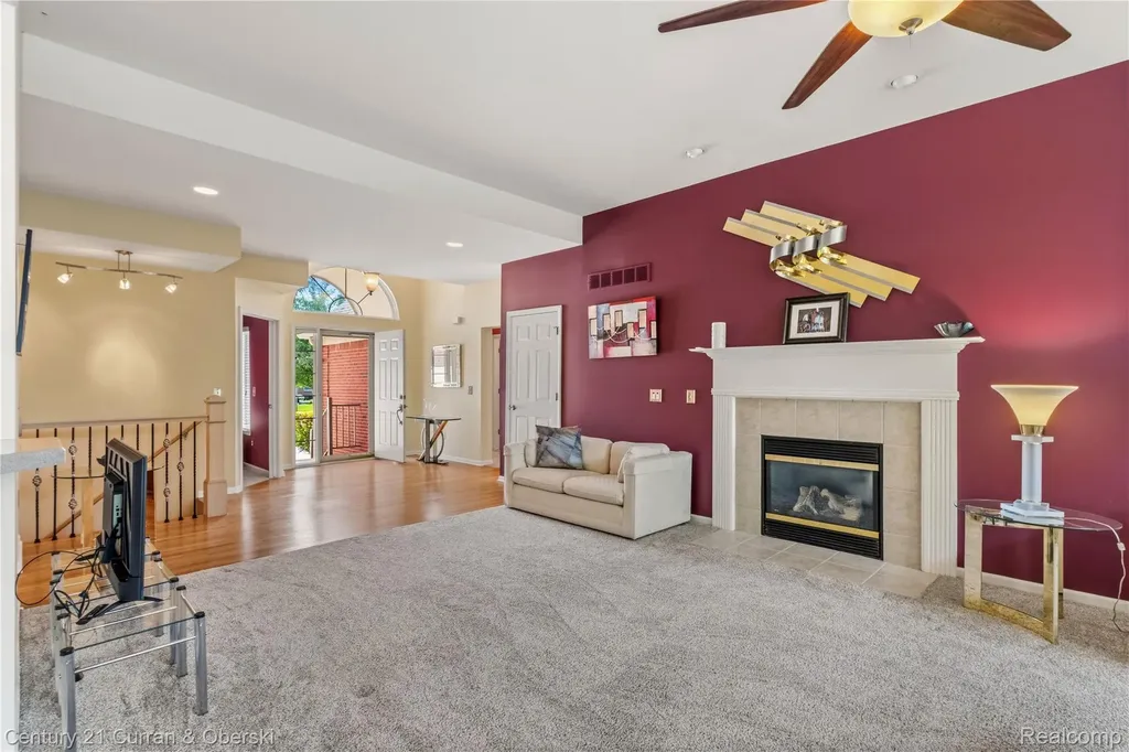 49468 N Glacier Northville Township MI 48168