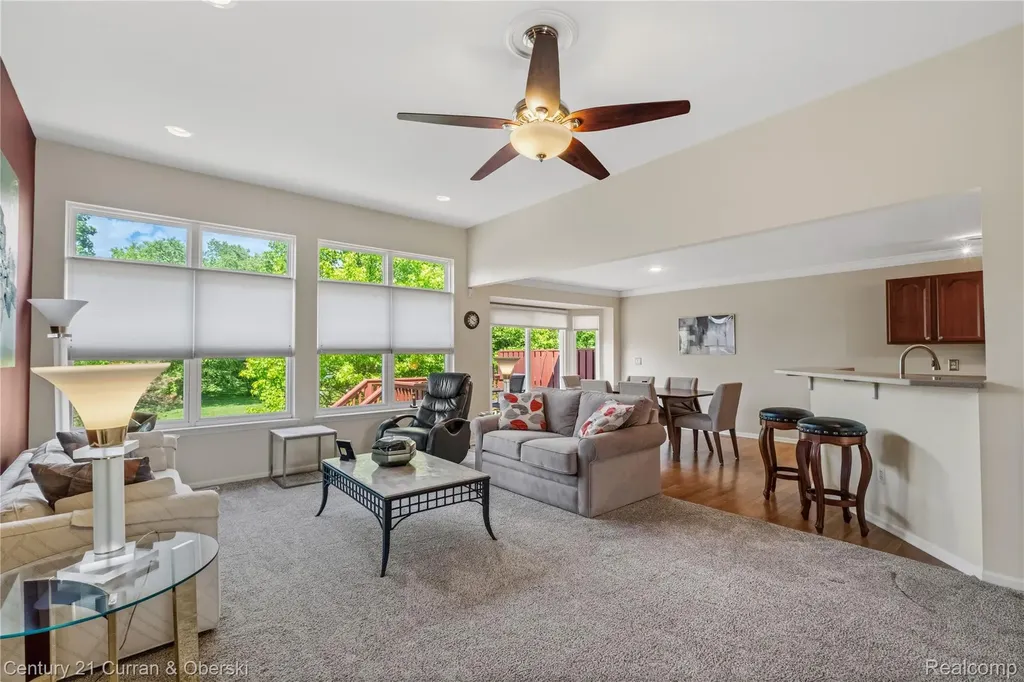 49468 N Glacier Northville Township MI 48168