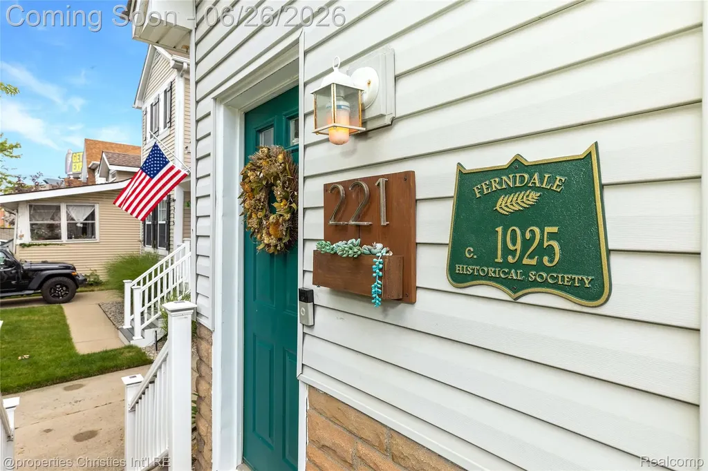 221 College Street Ferndale City MI 48220