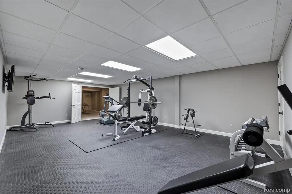 4885 N Harsdale Road Bloomfield Hills City MI 48302