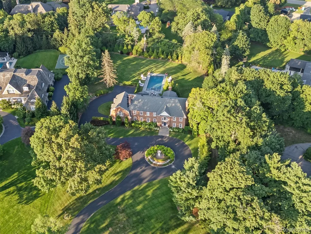 4885 N Harsdale Road Bloomfield Hills City MI 48302