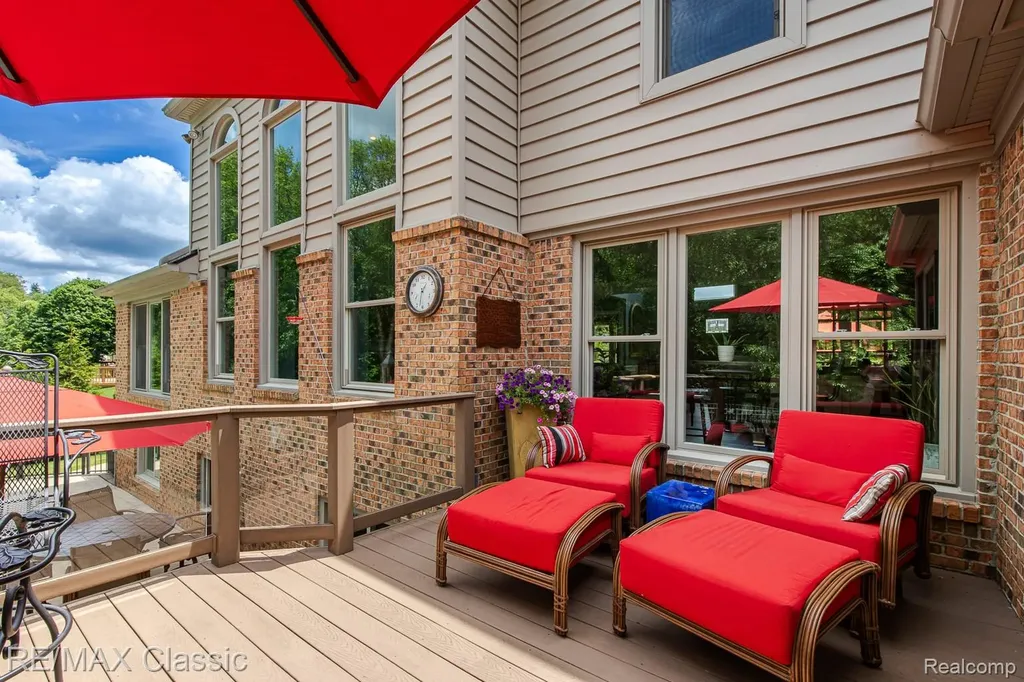 3790 Deer Springs Drive Oakland Charter Township MI 48306