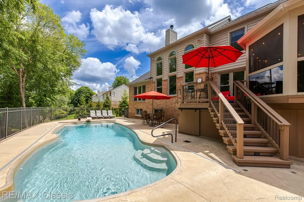 3790 Deer Springs Drive Oakland Charter Township MI 48306