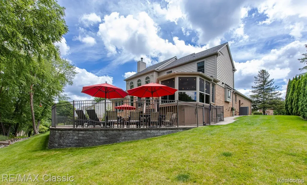 3790 Deer Springs Drive Oakland Charter Township MI 48306