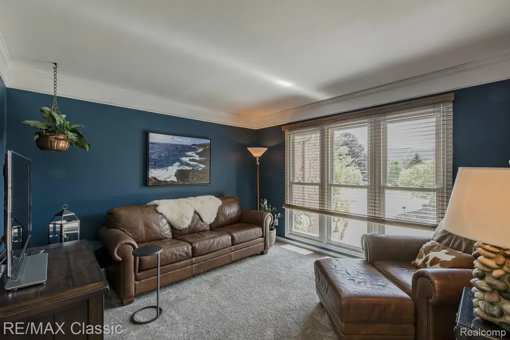 3790 Deer Springs Drive Oakland Charter Township MI 48306