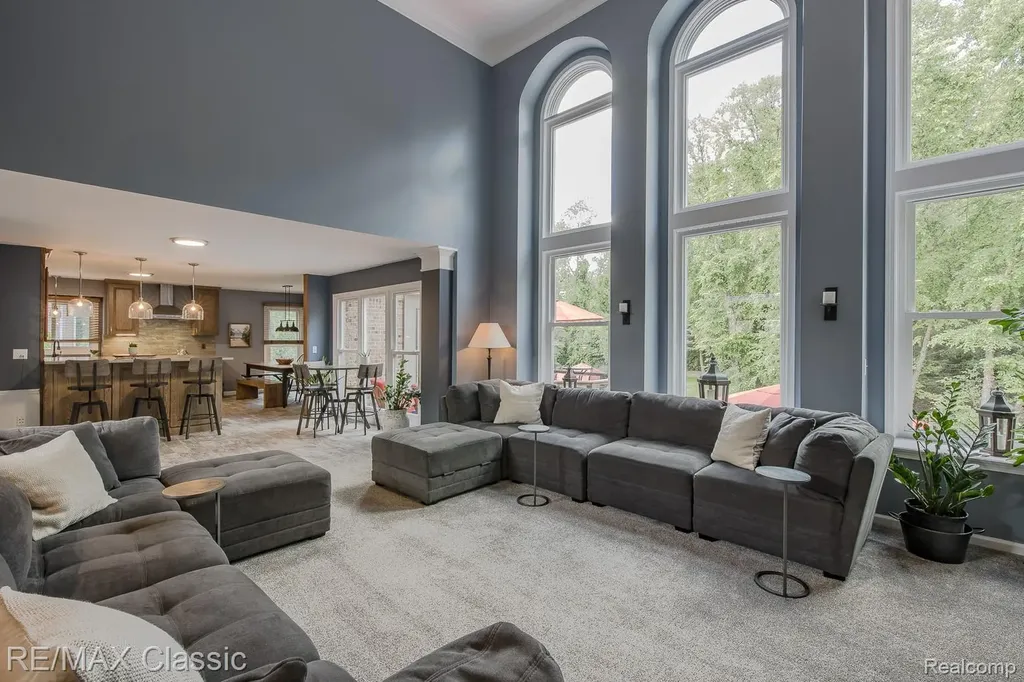 3790 Deer Springs Drive Oakland Charter Township MI 48306