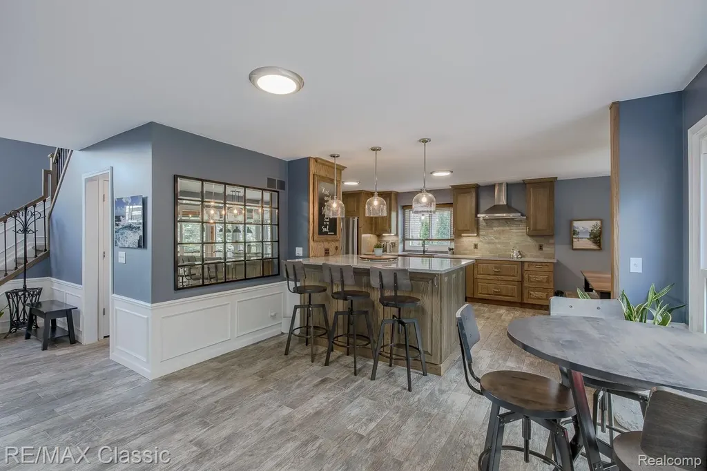 3790 Deer Springs Drive Oakland Charter Township MI 48306