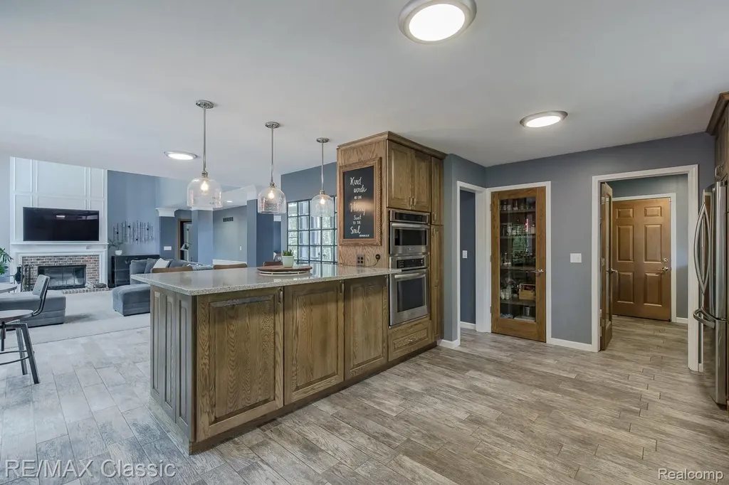 3790 Deer Springs Drive Oakland Charter Township MI 48306