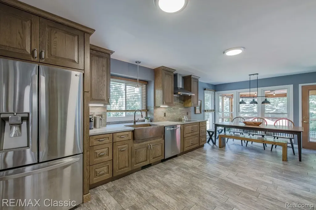 3790 Deer Springs Drive Oakland Charter Township MI 48306