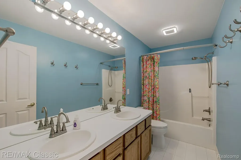3790 Deer Springs Drive Oakland Charter Township MI 48306