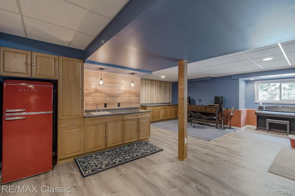 3790 Deer Springs Drive Oakland Charter Township MI 48306