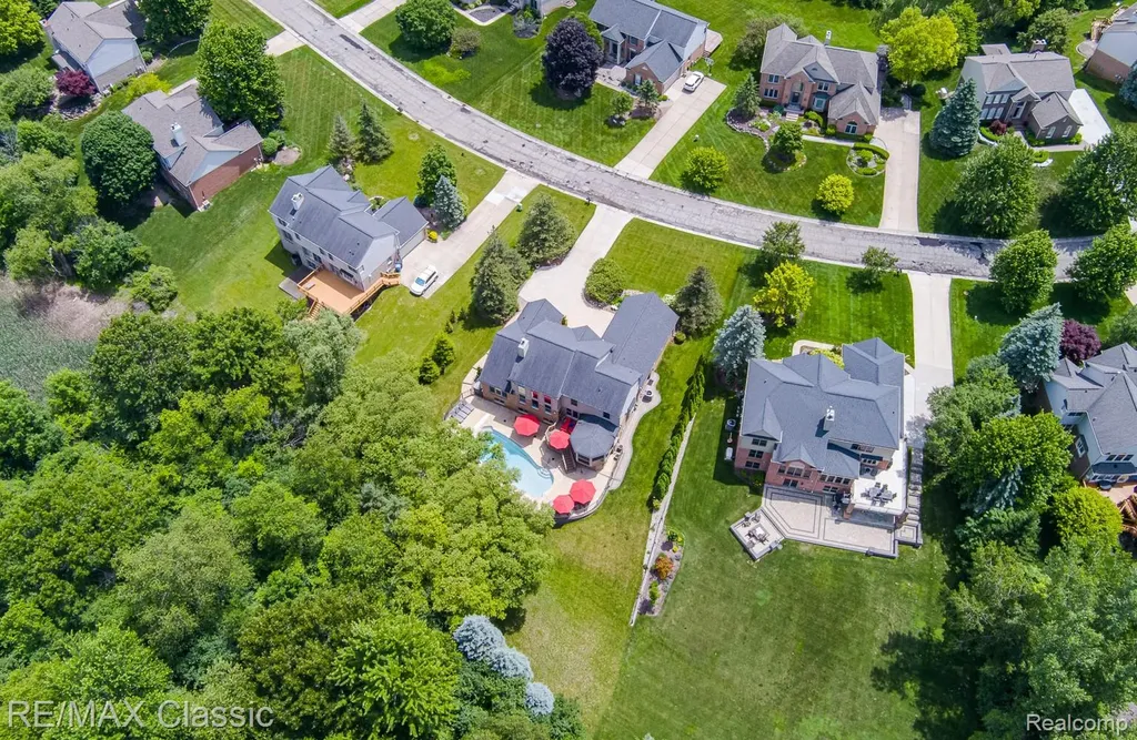 3790 Deer Springs Drive Oakland Charter Township MI 48306