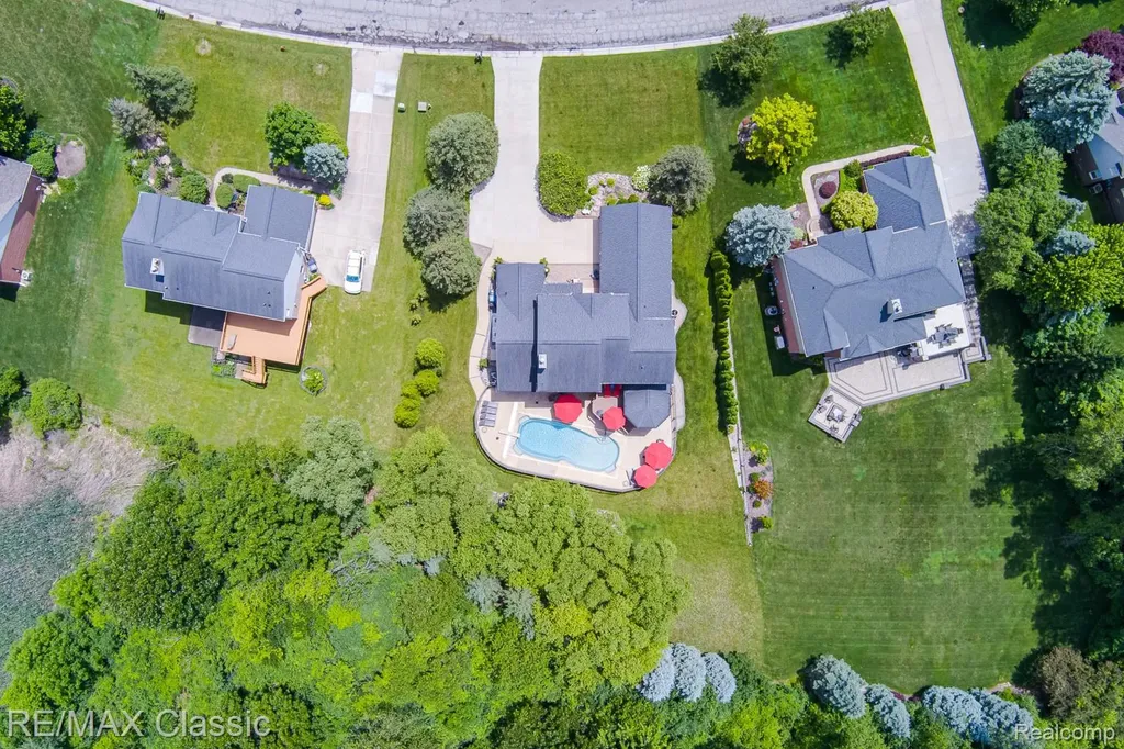 3790 Deer Springs Drive Oakland Charter Township MI 48306