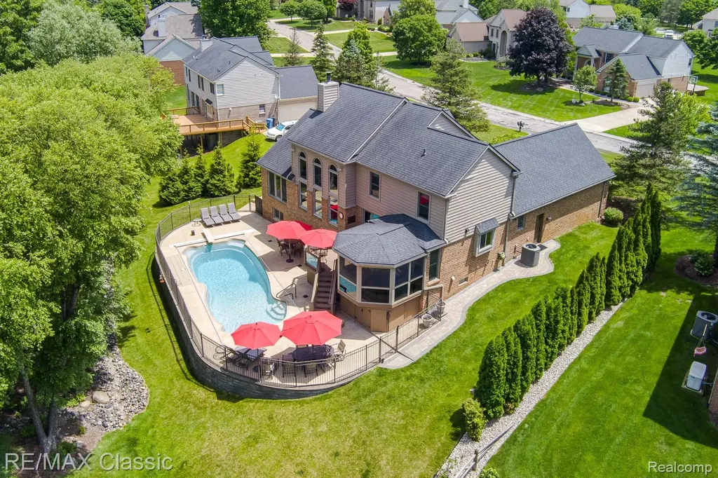 3790 Deer Springs Drive Oakland Charter Township MI 48306