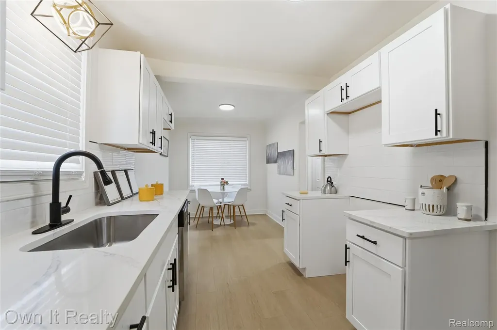 20190 Stansbury Street Detroit City MI 48235