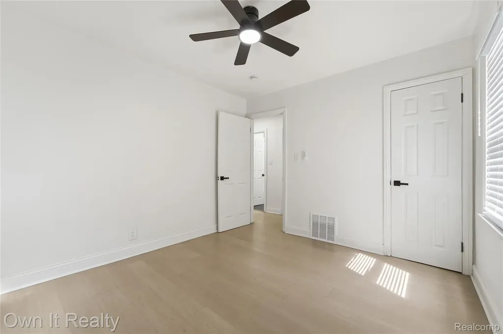20190 Stansbury Street Detroit City MI 48235