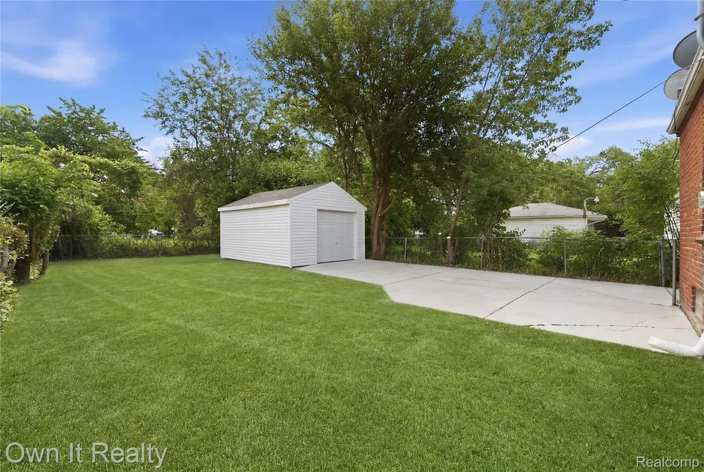 20190 Stansbury Street Detroit City MI 48235