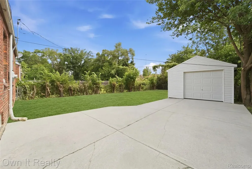 20190 Stansbury Street Detroit City MI 48235