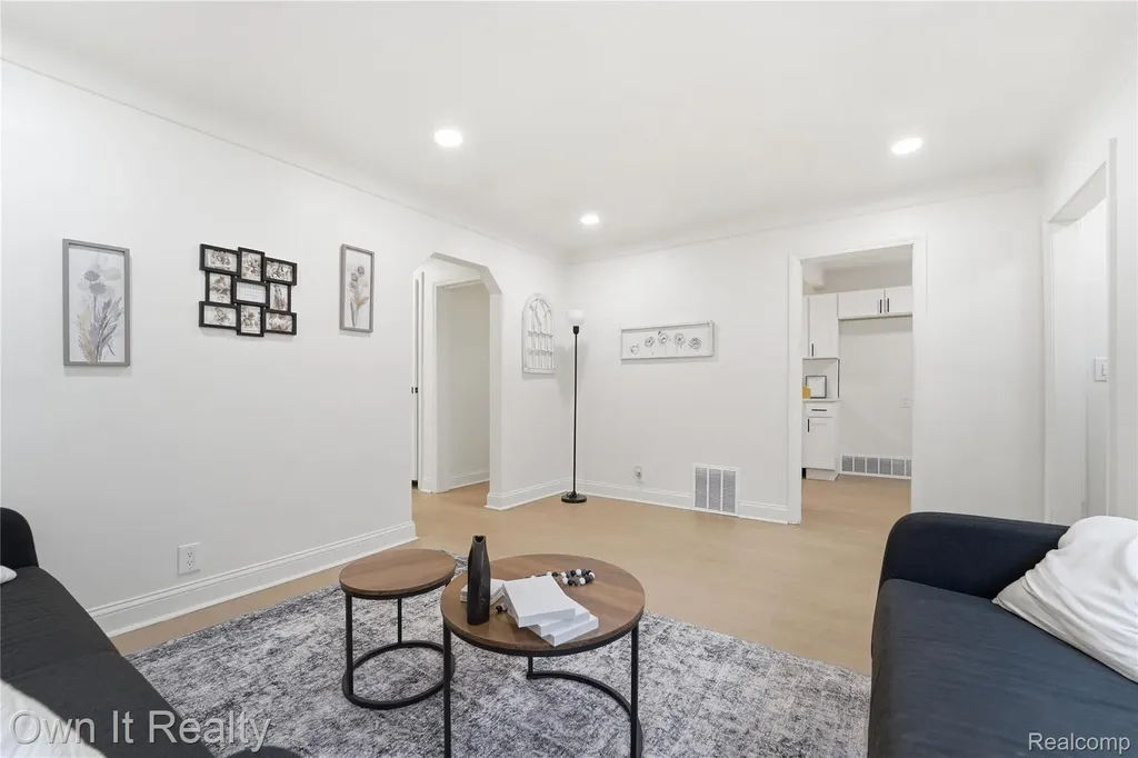 20190 Stansbury Street Detroit City MI 48235