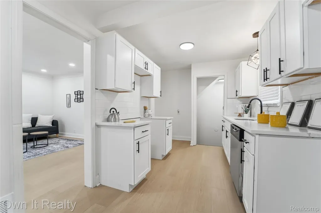 20190 Stansbury Street Detroit City MI 48235