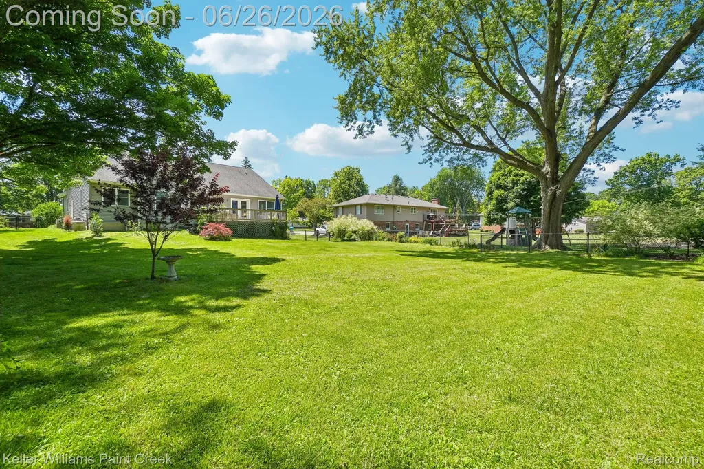 225 E Caledonia Street Howell City MI 48843