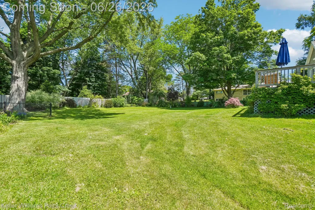 225 E Caledonia Street Howell City MI 48843