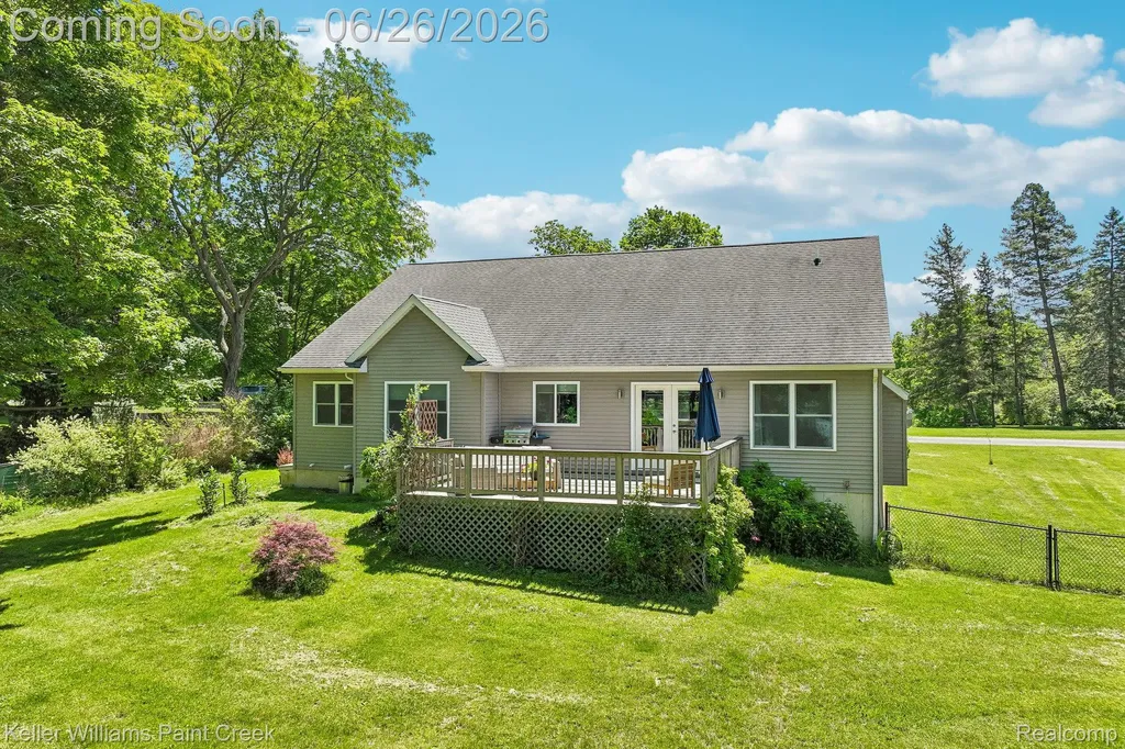 225 E Caledonia Street Howell City MI 48843