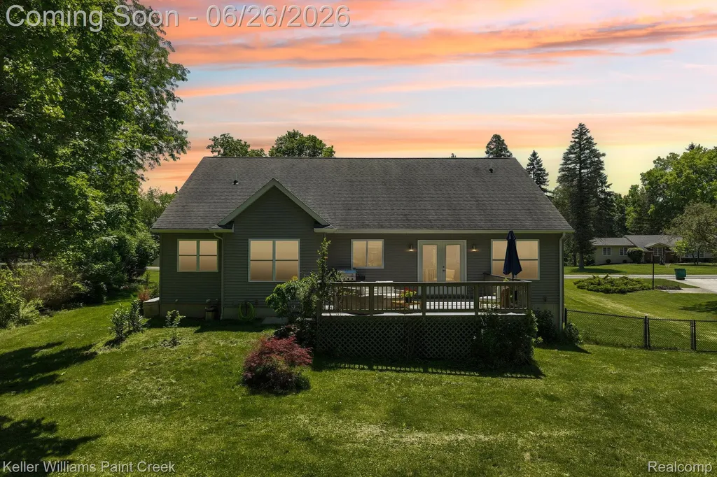 225 E Caledonia Street Howell City MI 48843