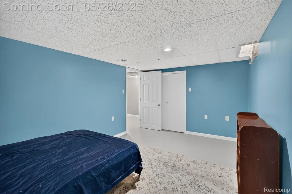 7660 Louise Court Westland City MI 48185