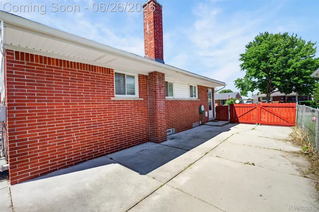 7660 Louise Court Westland City MI 48185