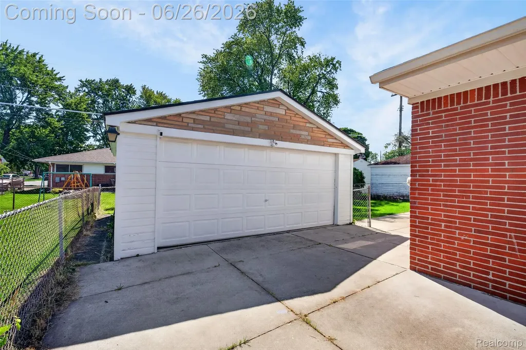 7660 Louise Court Westland City MI 48185