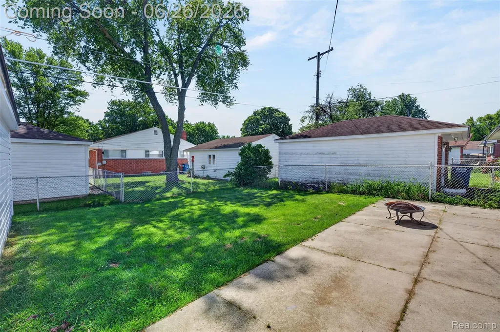 7660 Louise Court Westland City MI 48185